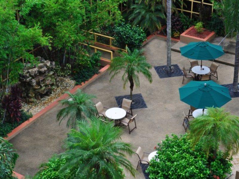 Sawgrass Grand Hotel And Suites Sports Complex Sunrise Ngoại thất bức ảnh